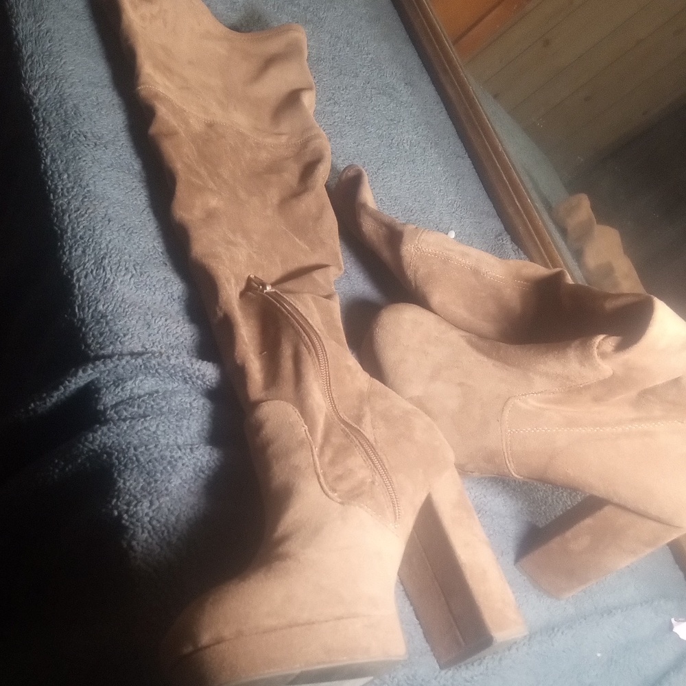 Forever 21 Faux Suede Over The Knee Boots Size 10